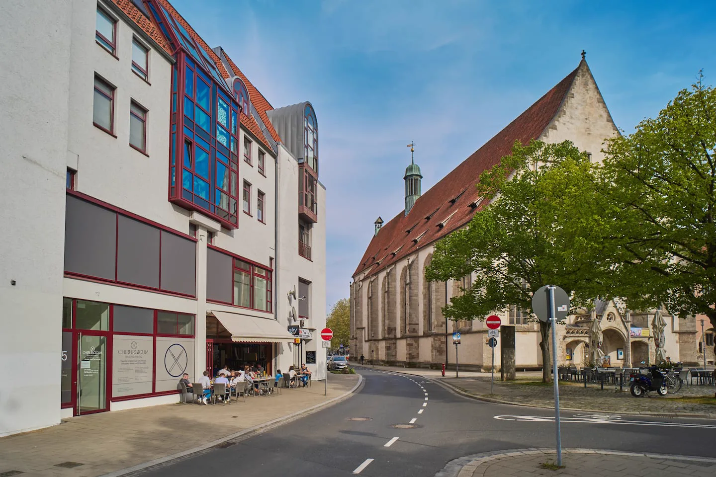 Außenansicht eines Nine Nights Standorts in Braunschweig