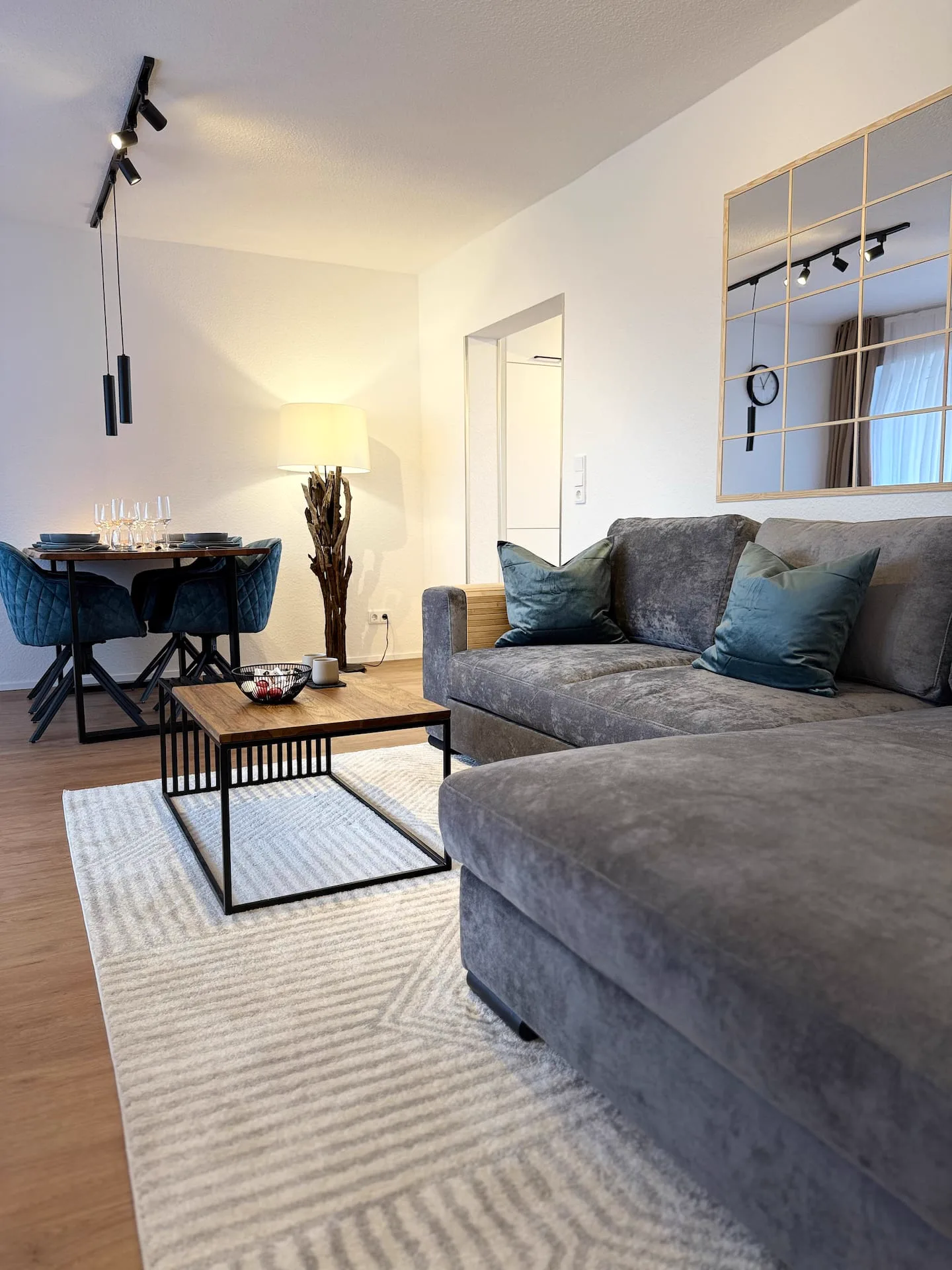 Nine Nights Apartment — Foto der Gründer folgt [Foto anfordern]