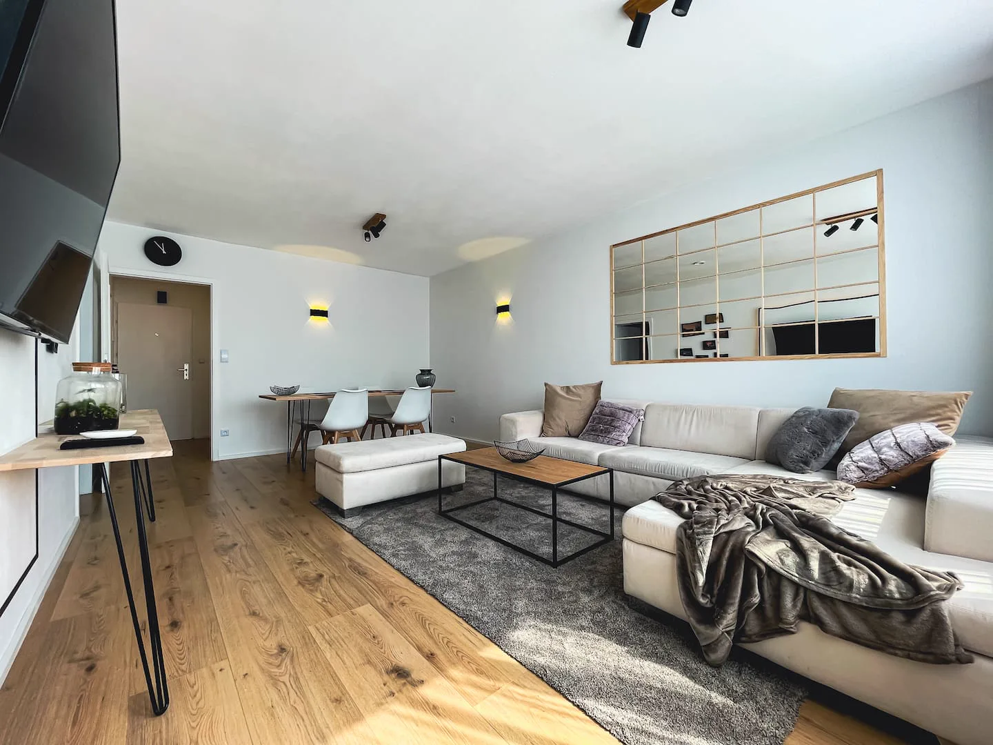 Wohnliches Schlafzimmer eines Nine Nights Apartments